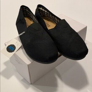 Acts slip on canvas shoe